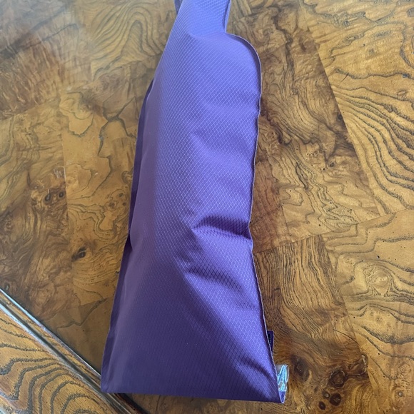 Insulated portable wine cooler/holder - Picture 5 of 6